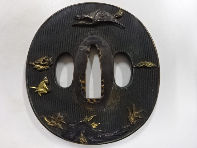 赤銅　魚々子地　金銀象嵌　銅覆輪　鍔